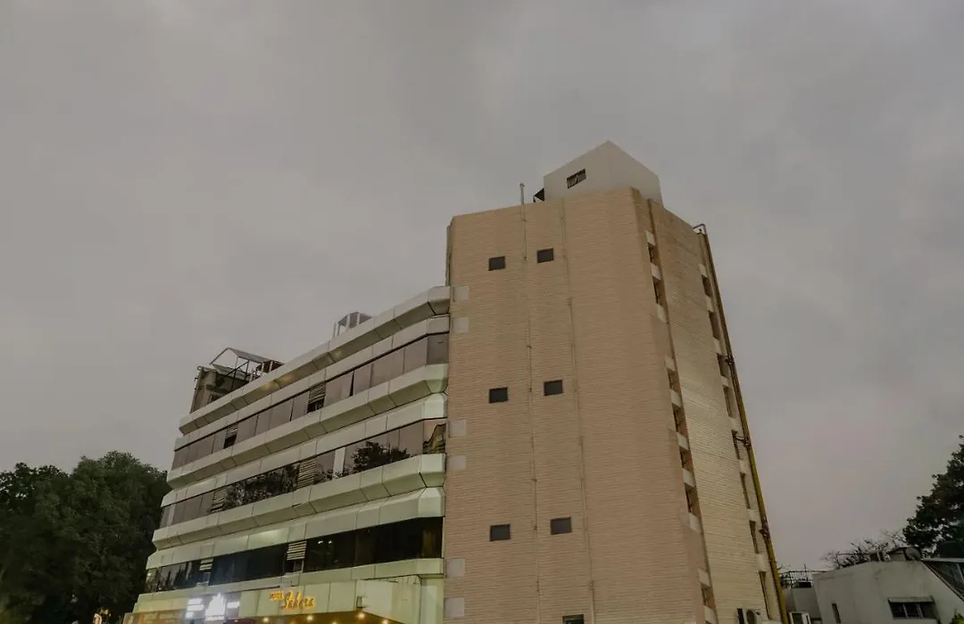 Treebo Sahara Shivaji Nagar-1